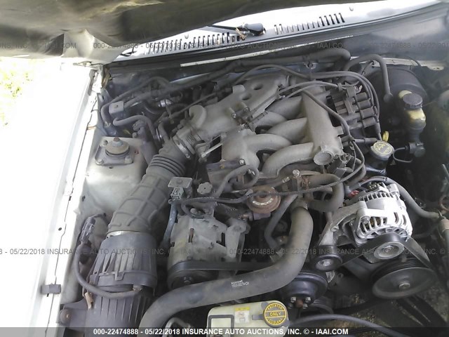 1FAFP44472F221773 - 2002 FORD MUSTANG WHITE photo 10