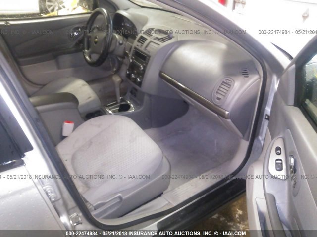 1G1ZS58F38F134851 - 2008 CHEVROLET MALIBU LS 银色 照片 5