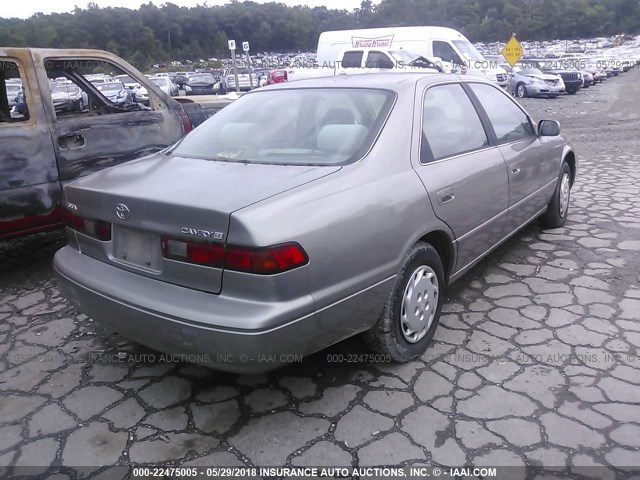 JT2BG22KXX0365058 - 1999 TOYOTA CAMRY LE/XLE Braun Foto 4
