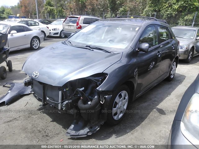 2T1KU4EE4AC311916 - 2010 TOYOTA COROLLA MATRIX  GRAY photo 2