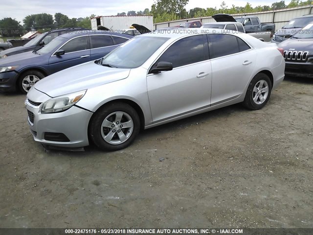 1G11B5SL6FF116823 - 2015 CHEVROLET MALIBU LS ვერცხლისფერი ფოტო 2