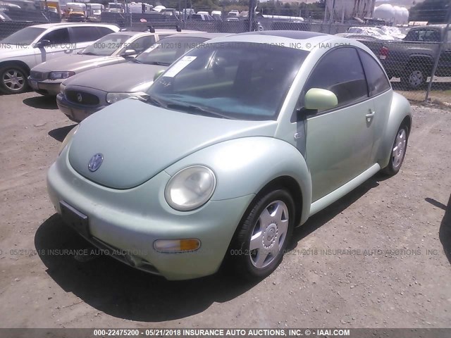 3VWDD21C0YM455835 - 2000 VOLKSWAGEN NEW BEETLE GLX GREEN photo 2