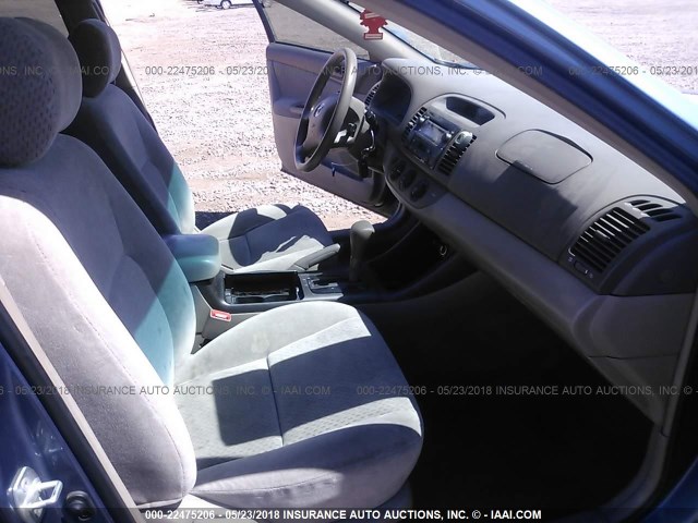 4T1BF32K03U557040 - 2003 TOYOTA CAMRY LE/XLE/SE 蓝色 照片 5