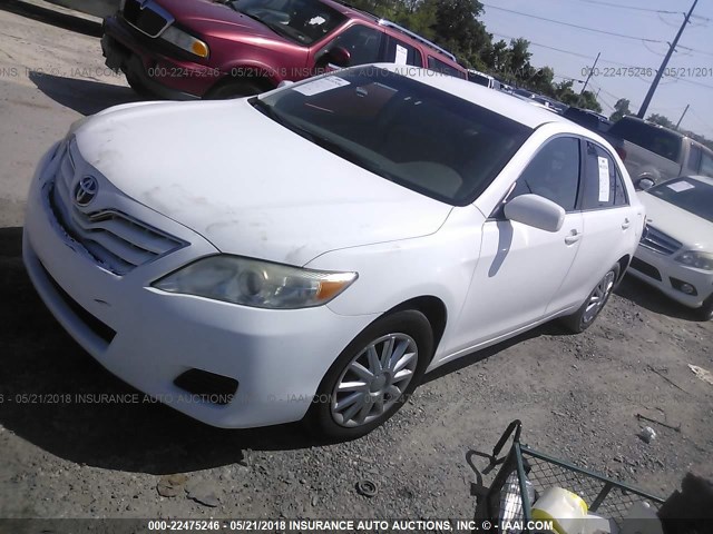4T1BF3EK4AU564890 - 2010 TOYOTA CAMRY SE/LE/XLE WHITE photo 2