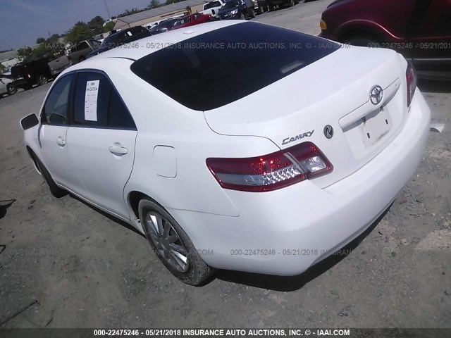 4T1BF3EK4AU564890 - 2010 TOYOTA CAMRY SE/LE/XLE WHITE photo 3