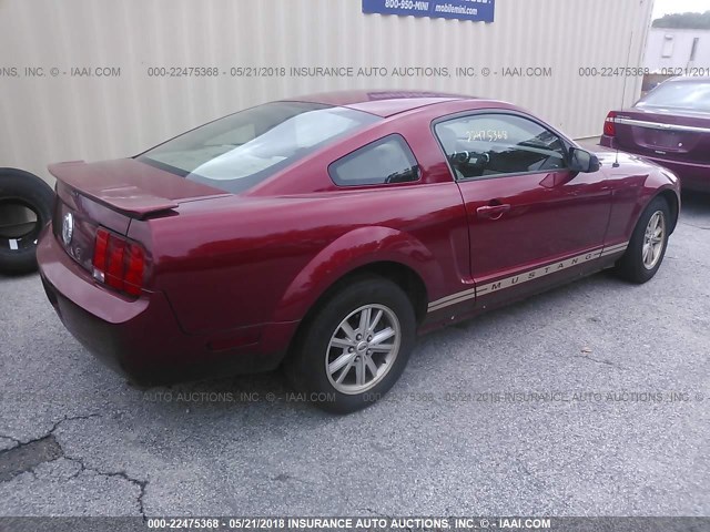 1ZVFT80N275225283 - 2007 FORD MUSTANG RED photo 4