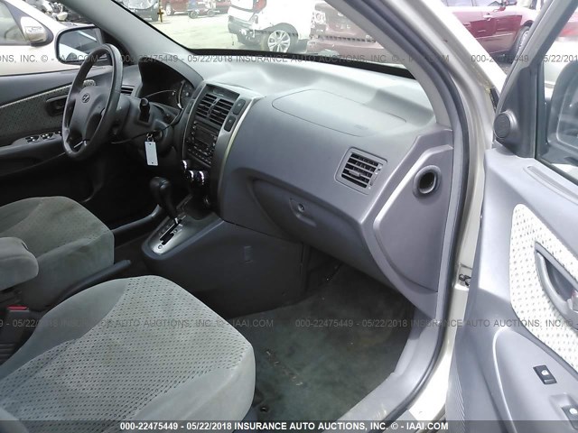 KM8JN72D55U103134 - 2005 HYUNDAI TUCSON GLS/LX SILVER photo 5