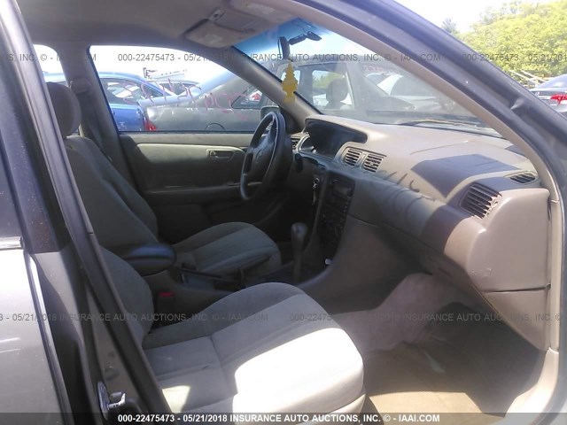 4T1BG22K71U047093 - 2001 TOYOTA CAMRY CE/LE/XLE 灰色 照片 5