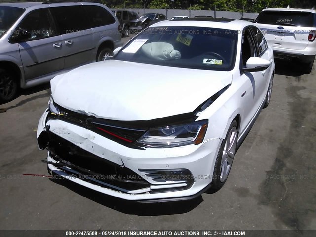 3VW4T7AJ0HM342501 - 2017 VOLKSWAGEN JETTA GLI WHITE photo 2