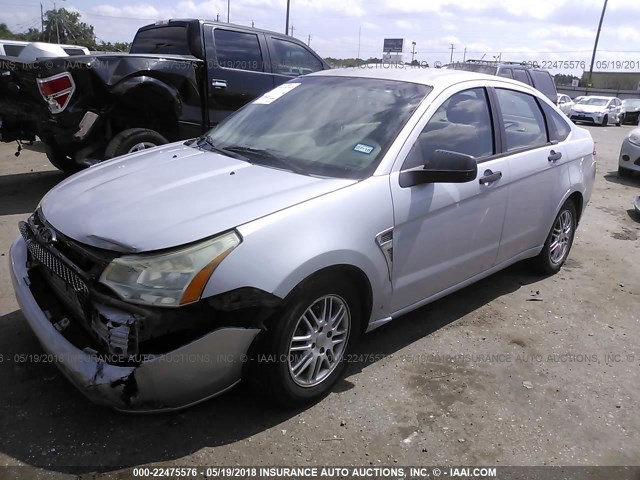 1FAHP35N98W149445 - 2008 FORD FOCUS SE/SEL/SES SILVER photo 2