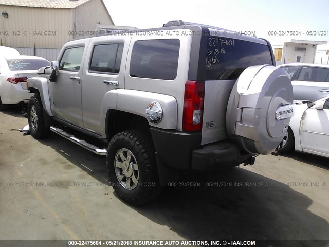 5GTDN136868252798 - 2006 HUMMER H3 Pewter photo 3