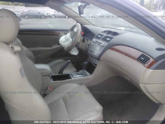 4T1FA38P57U125472 - 2007 TOYOTA CAMRY SOLARA SE/SLE ნაცრისფერი ფოტო 5