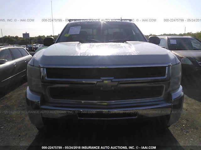 1GCHK24K18E213686 - 2008 CHEVROLET SILVERADO K2500 HEAVY DUTY WHITE photo 6