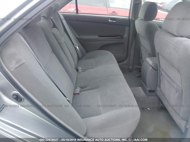 4T1BE32K55U956273 - 2005 TOYOTA CAMRY LE/XLE/SE ვერცხლისფერი ფოტო 8