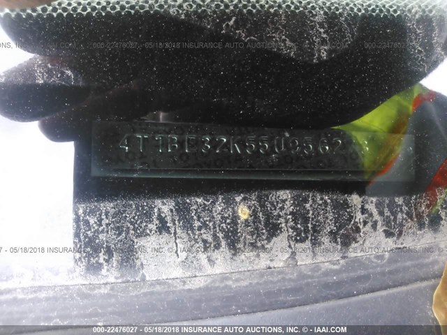 4T1BE32K55U956273 - 2005 TOYOTA CAMRY LE/XLE/SE ვერცხლისფერი ფოტო 9