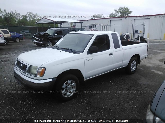 1N6DD26SXYC303143 - 2000 NISSAN FRONTIER KING CAB XE WHITE photo 2