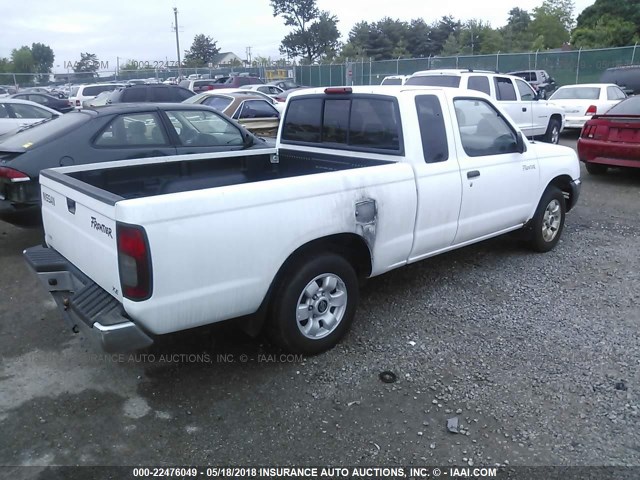 1N6DD26SXYC303143 - 2000 NISSAN FRONTIER KING CAB XE WHITE photo 4