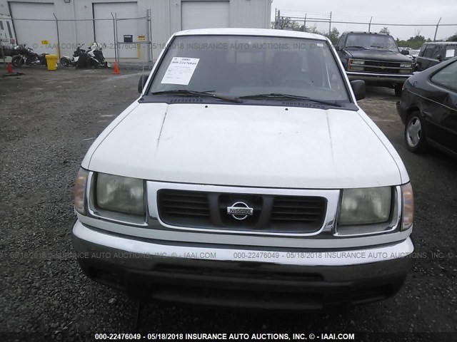 1N6DD26SXYC303143 - 2000 NISSAN FRONTIER KING CAB XE WHITE photo 6