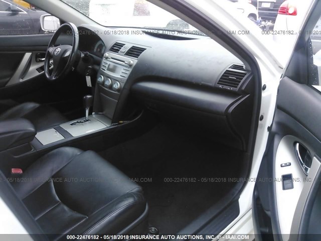 4T1BE46K29U873745 - 2009 TOYOTA CAMRY SE/LE/XLE WHITE photo 5