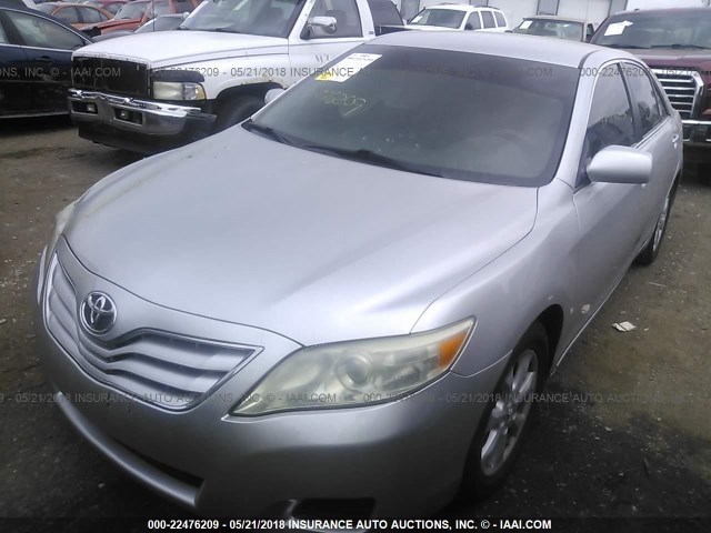 4T1BF3EK9AU079757 - 2010 TOYOTA CAMRY SE/LE/XLE SILVER photo 2