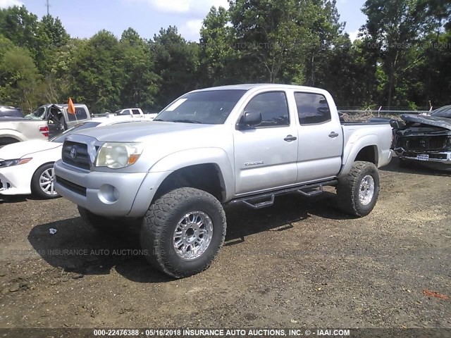 5TELU42NX7Z377964 - 2007 TOYOTA TACOMA DOUBLE CAB ვერცხლისფერი ფოტო 2