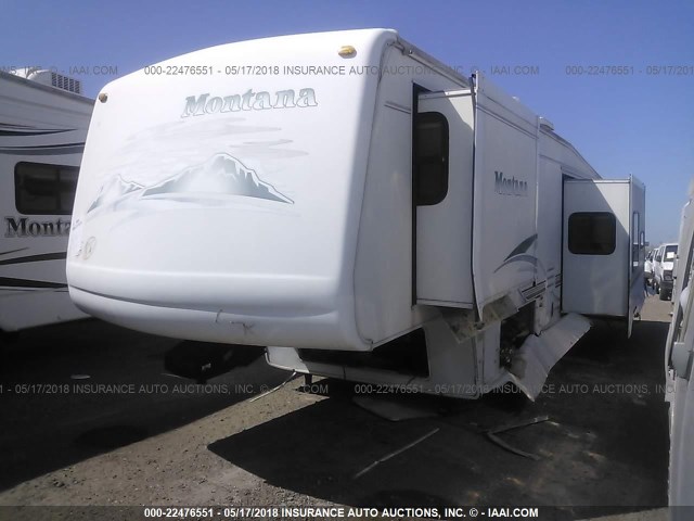 4YDF3572724500414 - 2002 KEYSTONE MONTANA WHITE photo 2