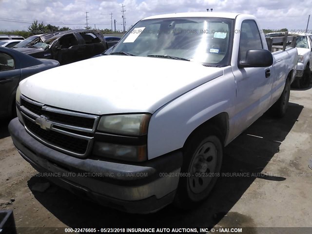 3GCEC14V27G100003 - 2007 CHEVROLET SILVERADO C1500 CLASSIC WHITE photo 2