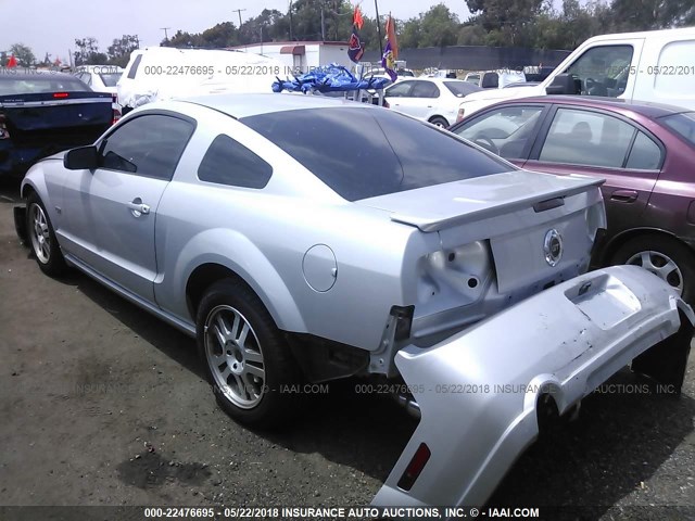 1ZVHT82H255131921 - 2005 FORD MUSTANG GT SILVER photo 3