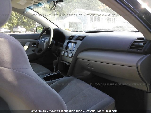 4T1BF3EK7BU687584 - 2011 TOYOTA CAMRY SE/LE/XLE მწვანე ფოტო 5