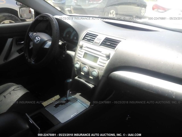 4T1BE46K99U881311 - 2009 TOYOTA CAMRY SE/LE/XLE SILVER photo 5