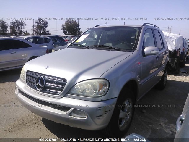 4JGAB54E93A397672 - 2003 MERCEDES-BENZ ML 320 SILVER photo 2