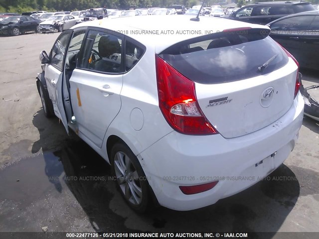 KMHCU5AE8EU165606 - 2014 HYUNDAI ACCENT GLS/SE WHITE photo 3