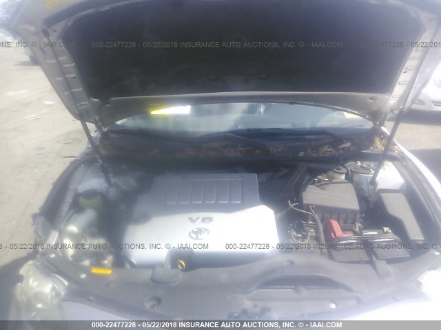 4T1BK46K38U063130 - 2008 TOYOTA CAMRY LE/XLE/SE ვერცხლისფერი ფოტო 10