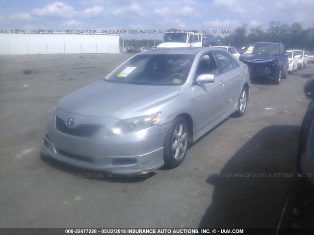4T1BK46K38U063130 - 2008 TOYOTA CAMRY LE/XLE/SE ვერცხლისფერი ფოტო 2