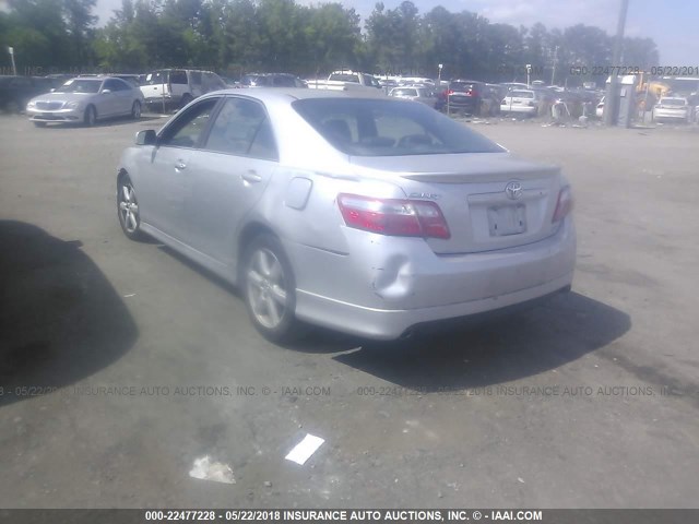 4T1BK46K38U063130 - 2008 TOYOTA CAMRY LE/XLE/SE SILVER photo 3