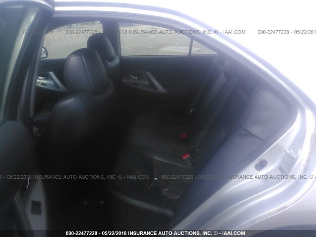 4T1BK46K38U063130 - 2008 TOYOTA CAMRY LE/XLE/SE ვერცხლისფერი ფოტო 8