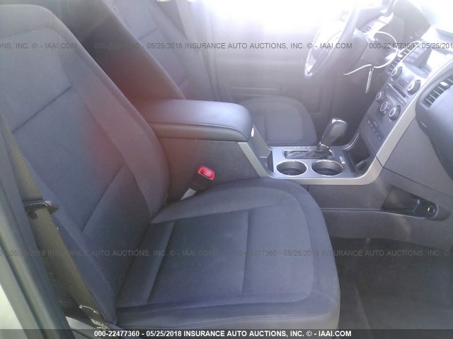 2FMGK5B83JBA03348 - 2018 FORD FLEX SE SILVER photo 5