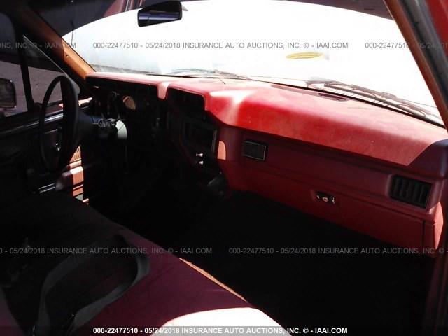 1FTCF10EXCRA18504 - 1982 FORD F100 RED photo 5