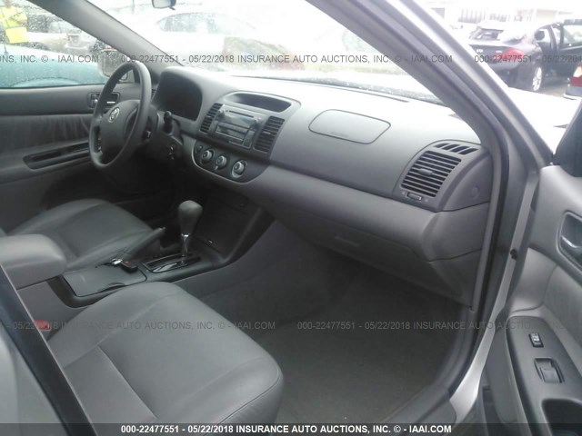 4T1BE32K56U104216 - 2006 TOYOTA CAMRY LE/XLE/SE ვერცხლისფერი ფოტო 5