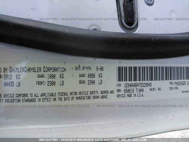 1B3HB48B47D529949 - 2007 DODGE CALIBER SXT WHITE photo 9