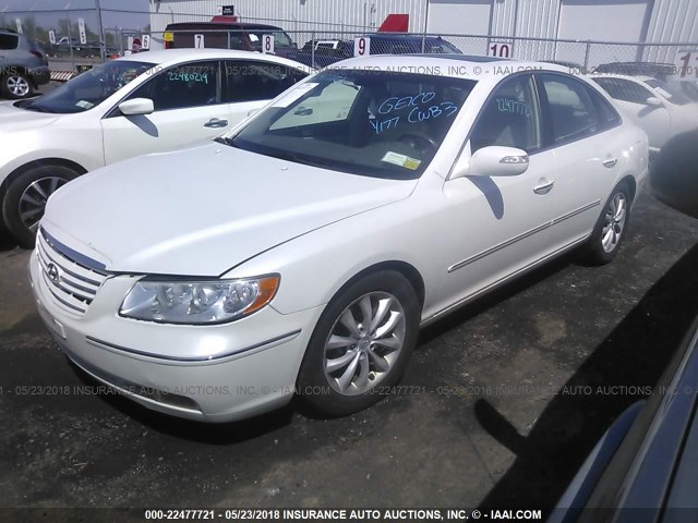 KMHFC46FX7A239477 - 2007 HYUNDAI AZERA SE/LIMITED WHITE photo 2