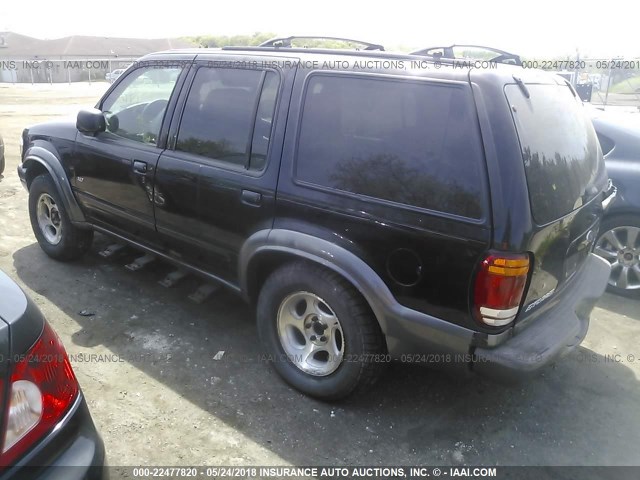 1FMZU73E4YZA40239 - 2000 FORD EXPLORER XLT BLACK photo 3