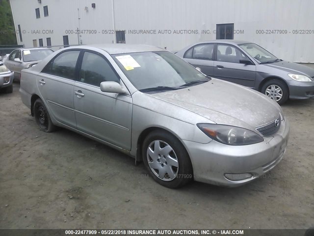 4T1BE30KX2U627809 - 2002 TOYOTA CAMRY LE/XLE/SE SILVER photo 1