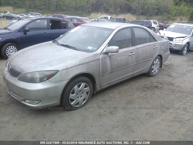 4T1BE30KX2U627809 - 2002 TOYOTA CAMRY LE/XLE/SE SILVER photo 2