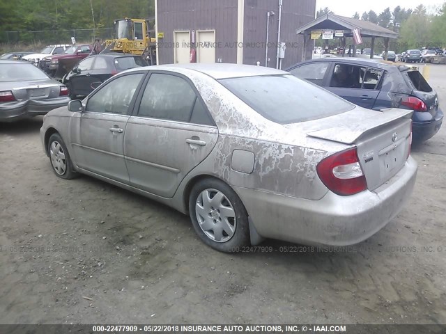 4T1BE30KX2U627809 - 2002 TOYOTA CAMRY LE/XLE/SE SILVER photo 3
