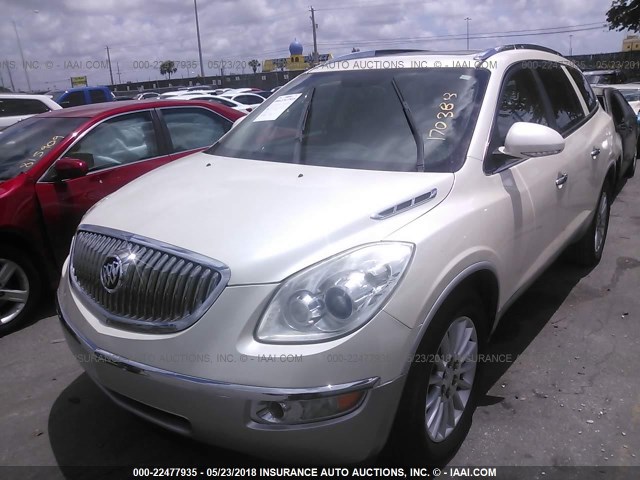5GAKRBED5BJ170388 - 2011 BUICK ENCLAVE CXL WHITE photo 2