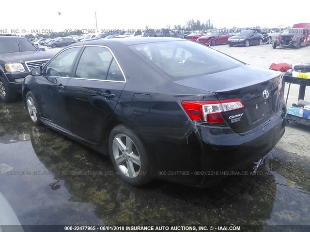 4T1BF1FK0DU725159 - 2013 TOYOTA CAMRY L/SE/LE/XLE 黑色 照片 3