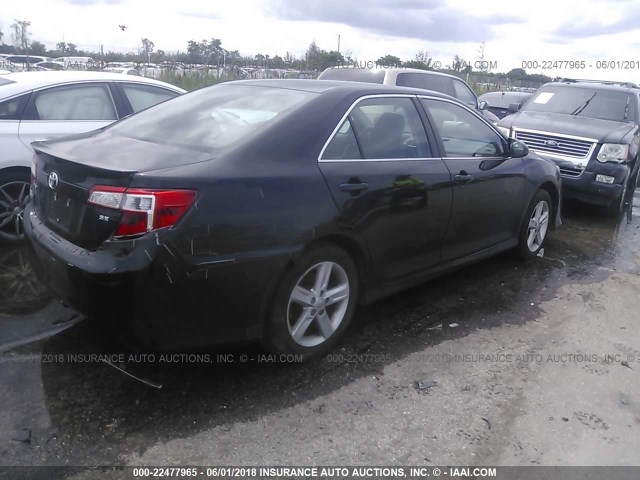 4T1BF1FK0DU725159 - 2013 TOYOTA CAMRY L/SE/LE/XLE 黑色 照片 4