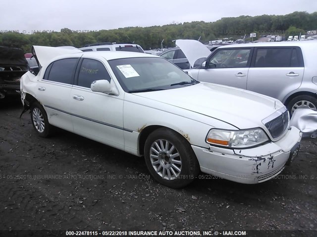 1LNHM81W83Y674651 - 2003 LINCOLN TOWN CAR EXECUTIVE Белый фото 1