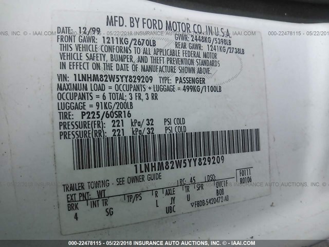 1LNHM81W83Y674651 - 2003 LINCOLN TOWN CAR EXECUTIVE Белый фото 9